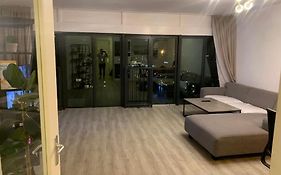 Stunning View Apt Free Parking